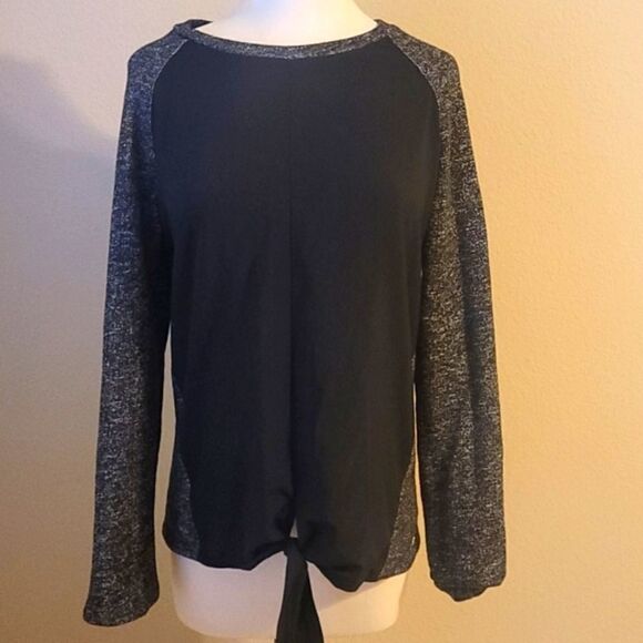 COPY - Fabletics  top - Picture 1 of 7